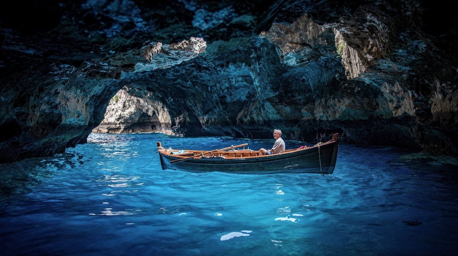 La Gruta Azul se cierra con la marea, no con tu reserva