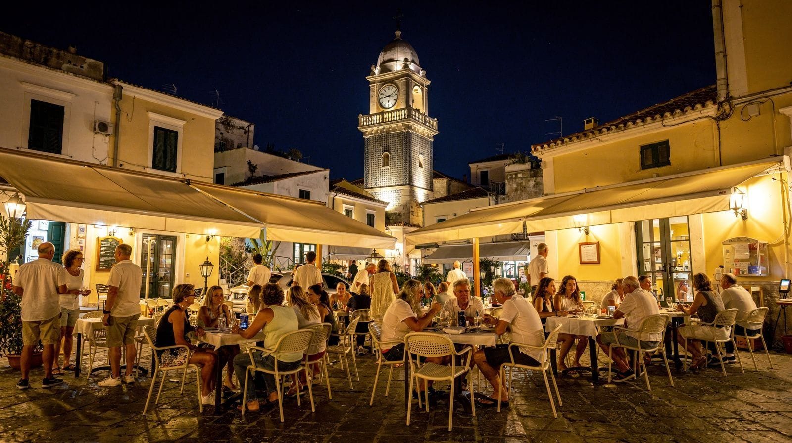 Vie nocturne à Capri : ce qui se passe vraiment sur la Piazzetta