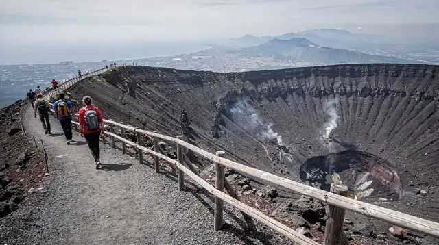 Mount Vesuvius Crater Hike: The Rim Trail, Not a Descent