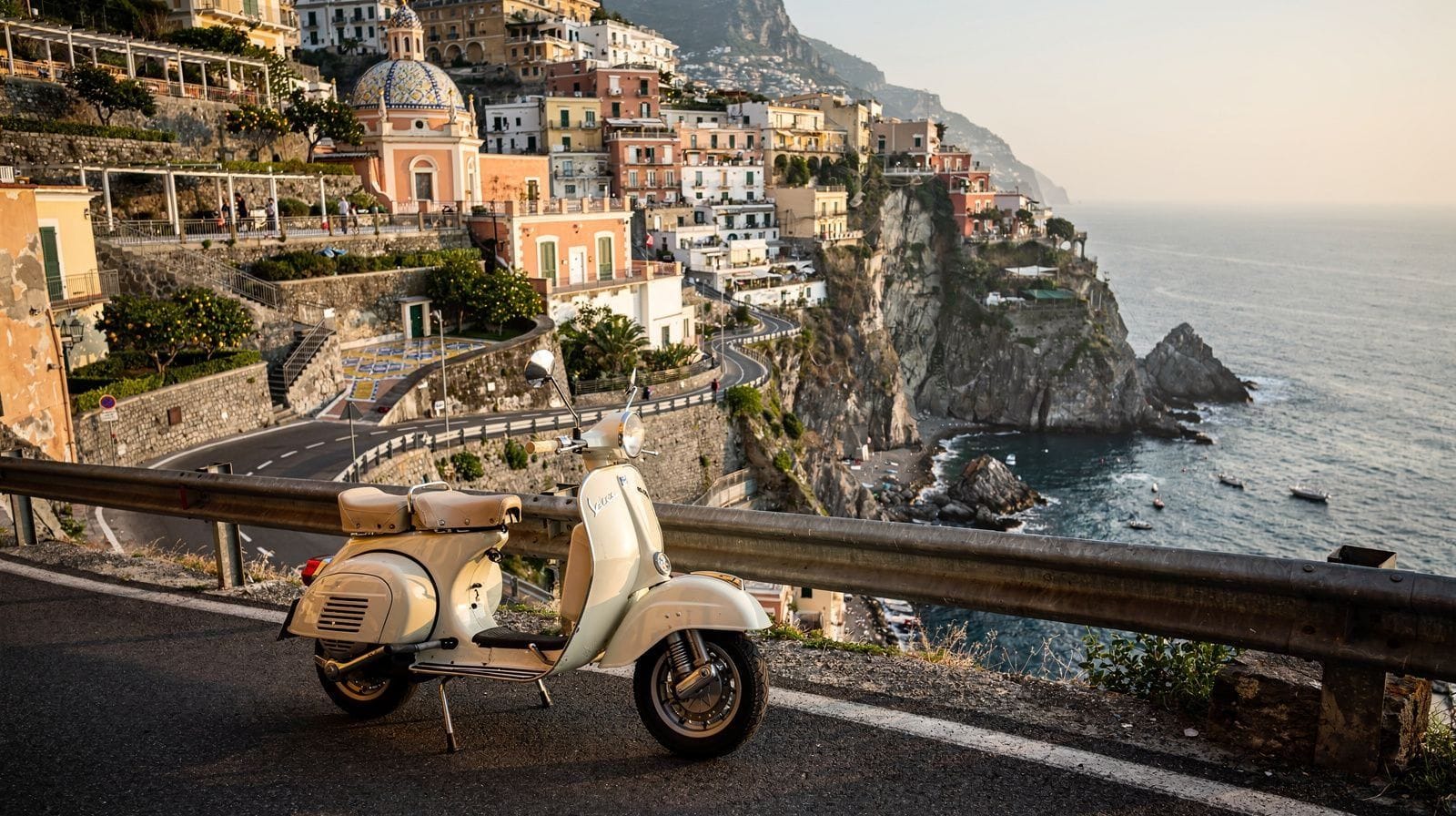 Tour en Vespa sur la Côte Amalfitaine : ce que les cartes postales ne montrent pas